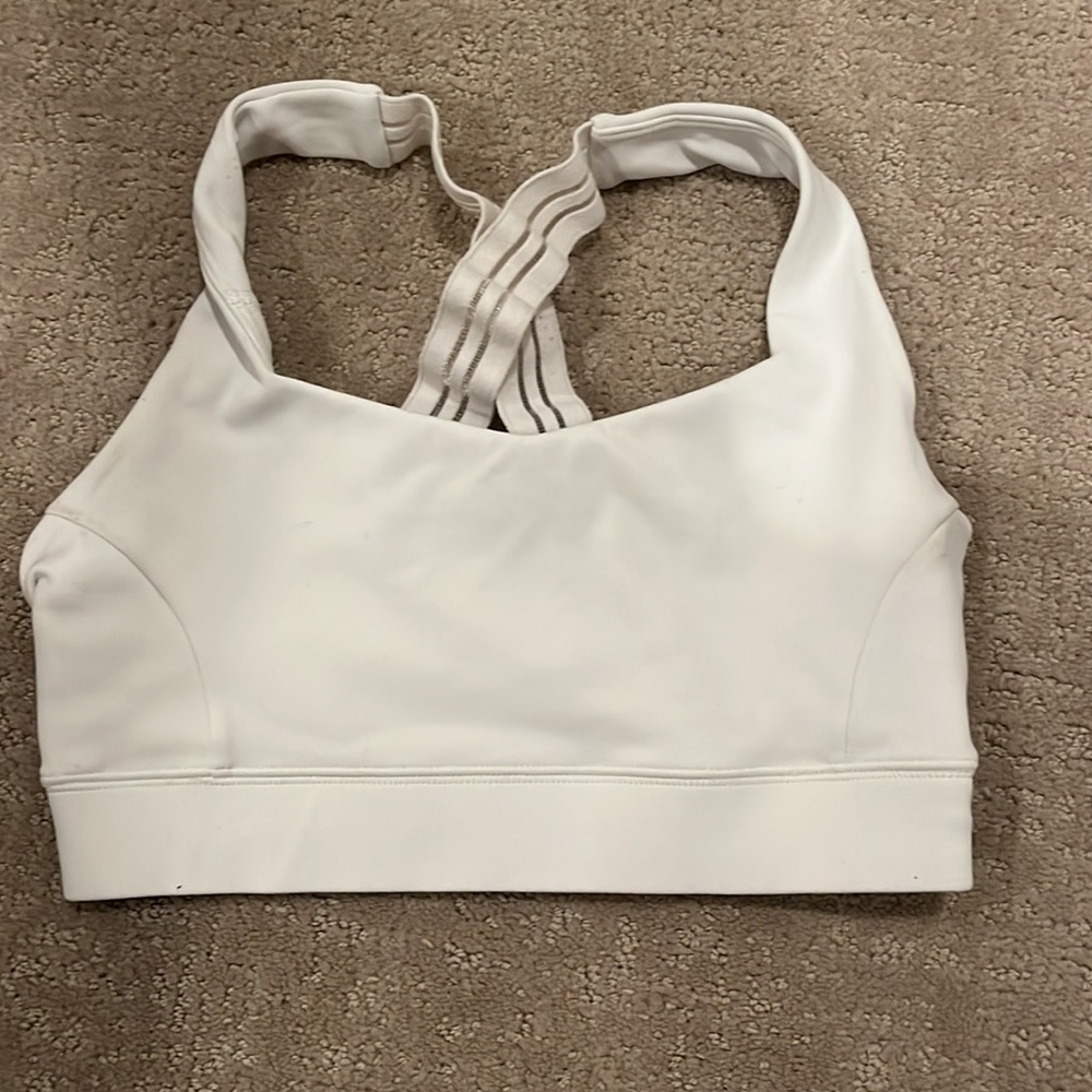 TWO WHITE IVL BRAS size 2